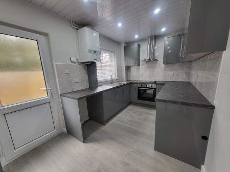 2 bedroom Terraced House to let in Venlock Close, Barnstaple, EX32