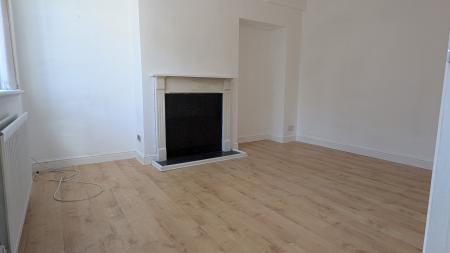 2 bedroom Semi-detached house to let in St Marys Road, Barnstaple, EX32