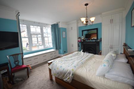 4 bedroom Semi-detached house to let in Rock Avenue, Newport, Barnstaple, EX32