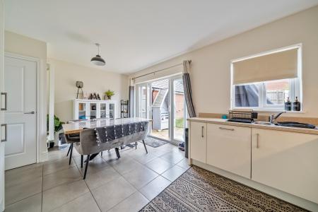 3 bedroom Semi-detached house to let in Blackmore Avenue, Bideford, EX39