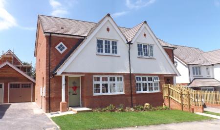 3 bedroom Semi-detached house to let in Blackmore Avenue, Bideford, EX39