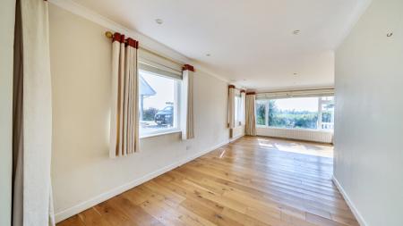 3 bedroom Bungalow to let in Lime Tree Grove, Braunton, EX33