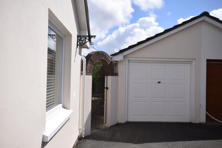 3 bedroom Bungalow to let in Lime Tree Grove, Braunton, EX33
