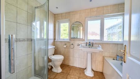 3 bedroom Bungalow to let in Lime Tree Grove, Braunton, EX33