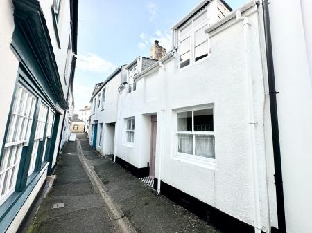 3 bedroom Terraced House to let in Market Street Appledore