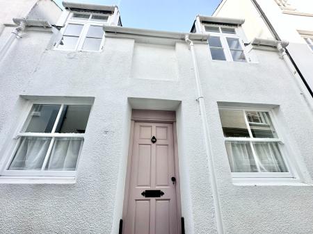 3 bedroom Terraced House to let in Market Street Appledore