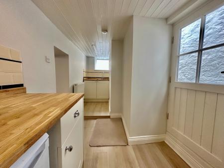 3 bedroom Terraced House to let in Market Street Appledore
