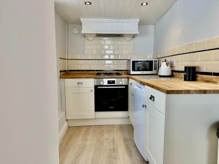 3 bedroom Terraced House to let in Market Street Appledore