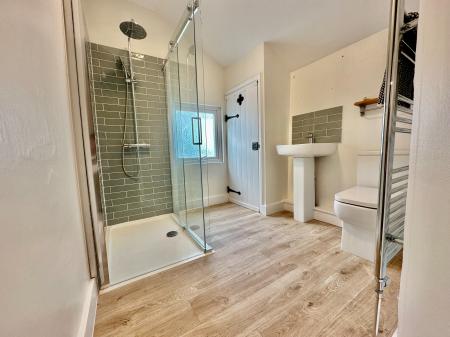 3 bedroom Terraced House to let in Market Street Appledore