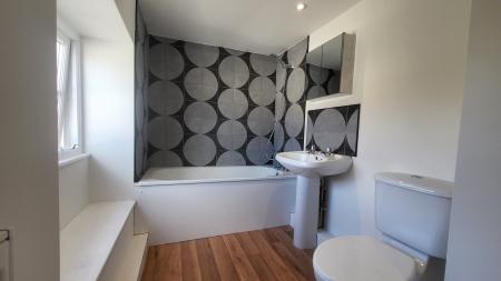 1 bedroom Flat to let in 7 Bridgeland Street, Bideford, EX39