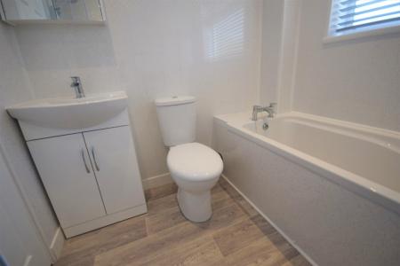 2 bedroom Terraced House to let in Barton Road, Whiddon Valley, Barnstaple, EX32