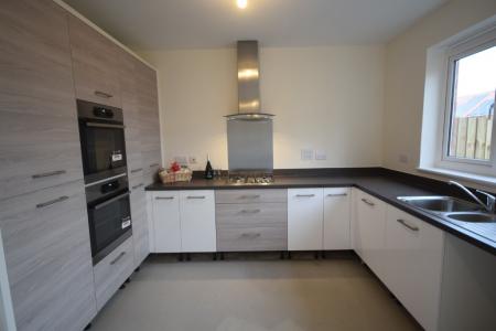 3 bedroom Detached house to let in Rooksbridge View, Glenwood Park, Barnstaple, EX31