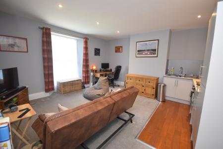 1 bedroom Flat to let in Newport Terrace, Newport Road, Barnstaple, EX32