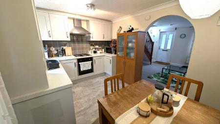 2 bedroom Detached house to let in Parkers Hollow, Roundswell, Barnstaple, EX31
