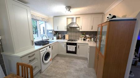 2 bedroom Detached house to let in Parkers Hollow, Roundswell, Barnstaple, EX31