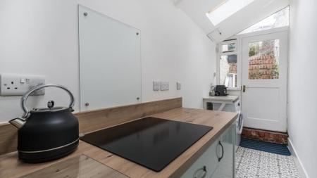 2 bedroom Terraced House to let in New Street, Appledore, EX39