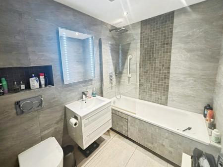 1 bedroom Flat for sale in 15-16 London Street, Town Centre, Basingstoke, RG21