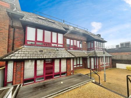 1 bedroom Flat for sale in 15-16 London Street, Town Centre, Basingstoke, RG21