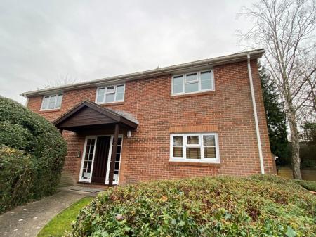 1 bedroom Flat for sale in Longacre Rise, Chineham, Basingstoke, RG24