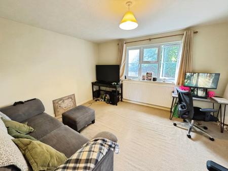 1 bedroom Flat for sale in Longacre Rise, Chineham, Basingstoke, RG24