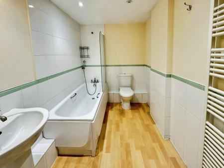 2 bedroom Flat to let in Winterthur Way, Victory Hill, Basingstoke, RG21