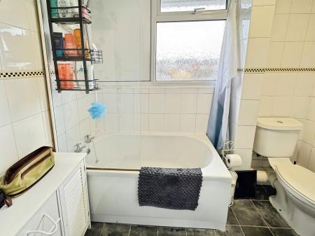 3 bedroom End of terrace house for sale in Western Way, South Ham, Basingstoke, RG22