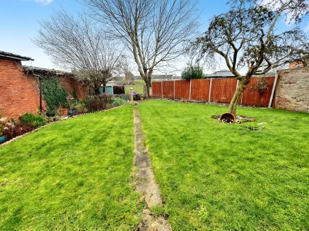 3 bedroom End of terrace house for sale in Western Way, South Ham, Basingstoke, RG22