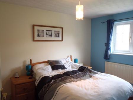 3 bedroom Town house to let in Longacre Rise, Chineham, RG24