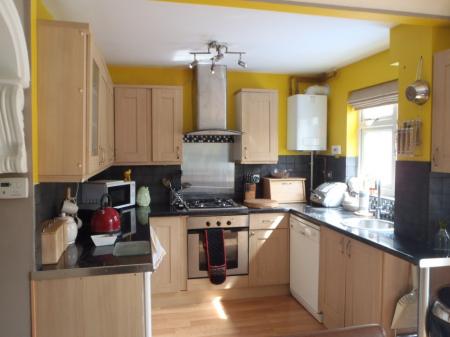 3 bedroom Town house to let in Longacre Rise, Chineham, RG24