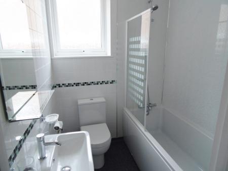 2 bedroom Flat to let in New Road, Basingstoke, RG21