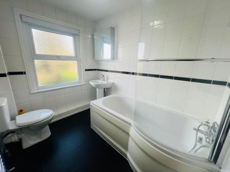 3 bedroom Semi-detached house to let in Alexandra Terrace, Hook, RG29