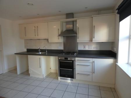 2 bedroom Flat to let in Idsworth Court, Limes Park, Basingstoke, RG24