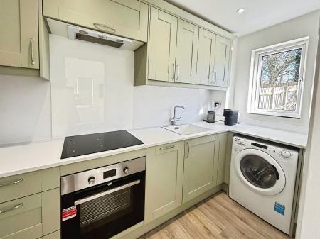 1 bedroom Semi-detached house for sale in Beecham Berry, Brighton Hill, Basingstoke, RG22