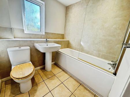 1 bedroom Semi-detached house for sale in Beecham Berry, Brighton Hill, Basingstoke, RG22