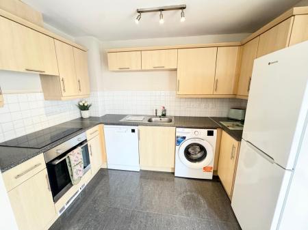 2 bedroom Flat for sale in Egerton Drive, Basingstoke, RG24