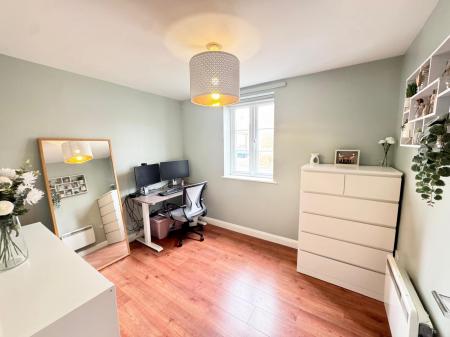 2 bedroom Flat for sale in Egerton Drive, Basingstoke, RG24