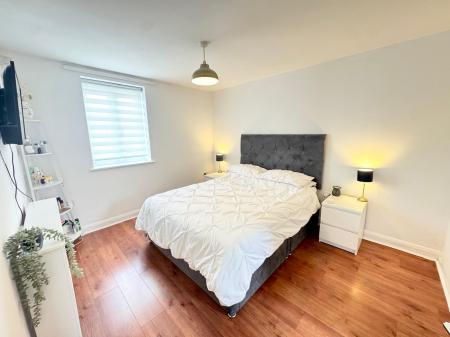 2 bedroom Flat for sale in Egerton Drive, Basingstoke, RG24