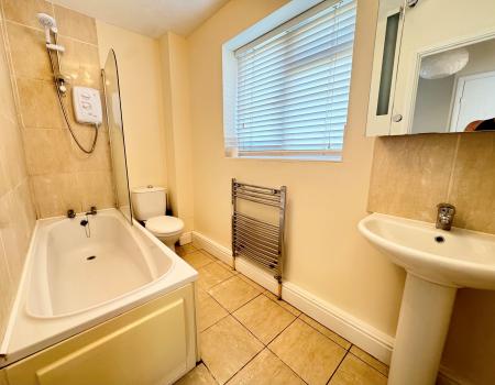 2 bedroom Coach House to let in Monarch Close, Hatch Warren, Basingstoke, RG22