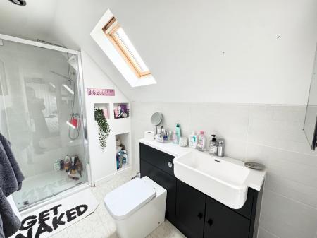 5 bedroom Detached house for sale in Firecrest Road, Gabriel Park, Basingstoke, RG22