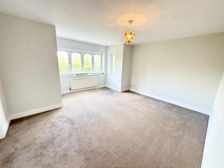 4 bedroom Detached house to let in Hopton Garth, Lychpit, Basingstoke, RG24