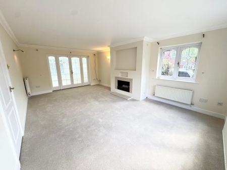 4 bedroom Detached house to let in Hopton Garth, Lychpit, Basingstoke, RG24