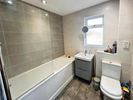 1 bedroom Semi-detached house for sale in Beecham Berry, Brighton Hill, Basingstoke, RG22
