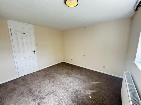 1 bedroom Flat to let in Glamis Close, Basingstoke, RG23