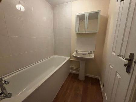 1 bedroom Flat to let in Glamis Close, Basingstoke, RG23