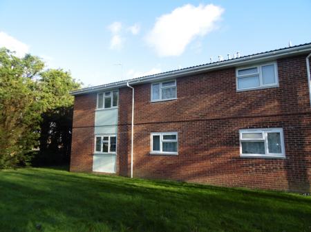 1 bedroom Flat to let in Glamis Close, Basingstoke, RG23