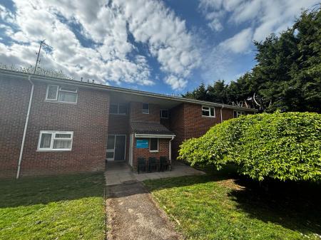 1 bedroom Flat to let in Glamis Close, Basingstoke, RG23