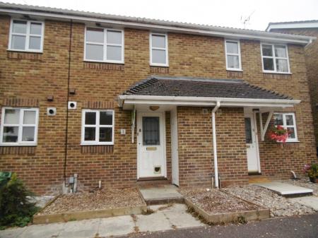 2 bedroom Terraced House to let in Oak Close, Basingstoke, RG21