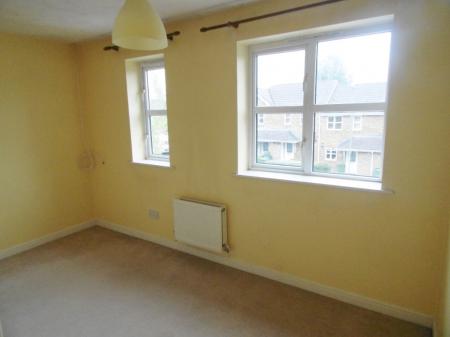 2 bedroom Terraced House to let in Oak Close, Basingstoke, RG21