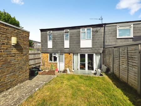 4 bedroom Terraced House for sale in Mendip Close, Buckskin, Basingstoke, RG22