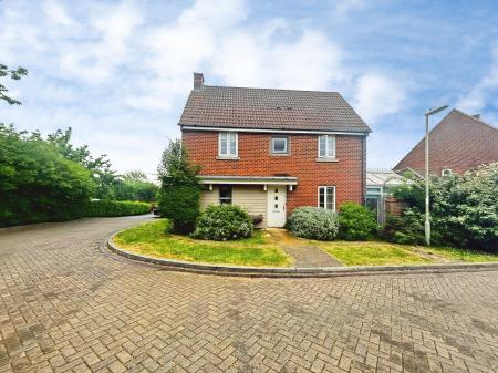 3 bedroom Detached house for sale in Taplin Close, Basingstoke, RG24